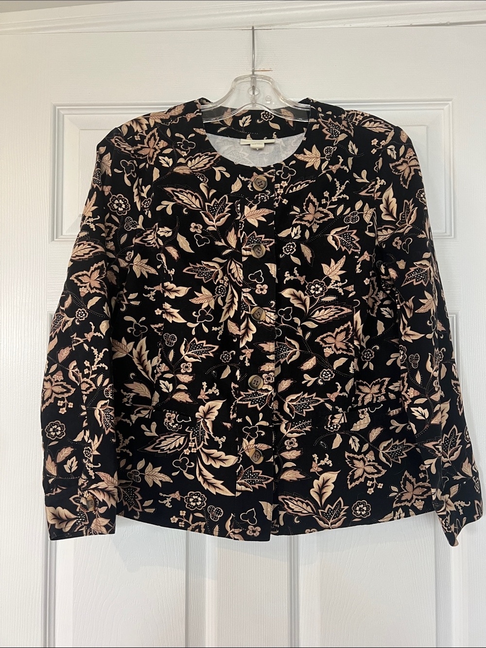 Appleseed's Black Button-Front Floral Shirt Jacket with Beige Print